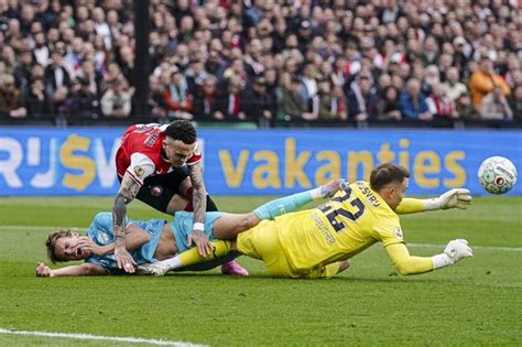 Feyenoord Loopt In Op PSV Na Veerkrachtige Zege Soccernews Nl