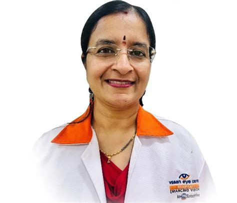 dr himabindu eye doctor  visakhapatnam  vasan eye care