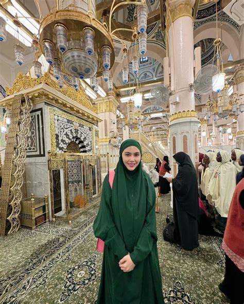 Pengin Bikin Konten Di Eskalator Masjidil Haram Kartika Putri Diduga