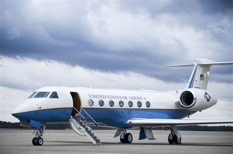 Gulfstream awarded C-20, C-37 support contracts