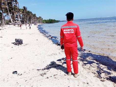 Japan Deploys Experts To Clean Up Oil Spill Off Oriental Mindoro