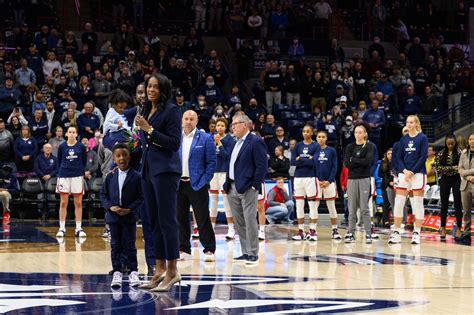 Photos Swin Cash Number Retirement Ceremony At Uconn