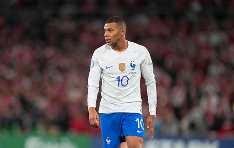 Download France National Football Team Kylian Mbappé Sports HD Wallpaper