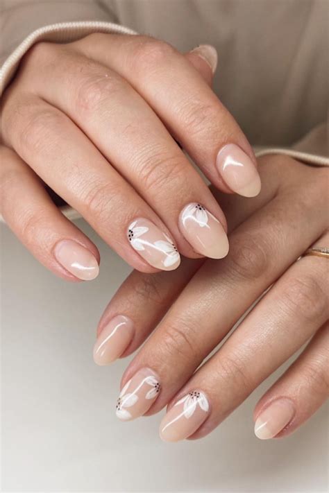 30 Diseños de Uñas Nude Almendradas Elegancia Sutil para Cualquier Ocasión Esmilna Castillo