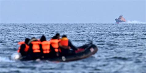 Manche Au Moins Cinq Migrants Dont Une Enfant De 4 Ans Sont Morts