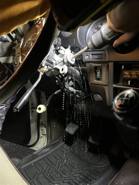 Ignition Cylinder FJ62 / 1988 - Jammed - Rotated past ACC and Start