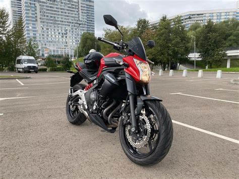 Купить б у Kawasaki ER 6N инжектор 6 передач в Москве красный naked bike 2014 года по цене 510