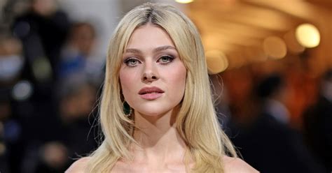 Nicola Peltz Beckham Turns Brunette Popsugar Beauty Uk