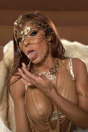 Nicole Whitehead Porn Pic