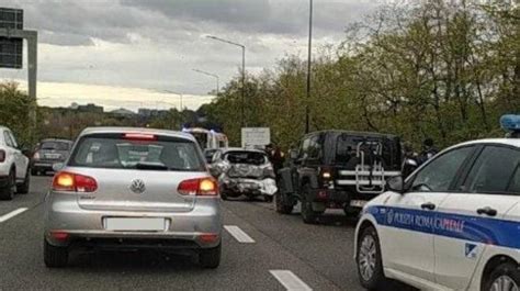 Incidente sulla Pontina scontro tra più auto code su via Acqua