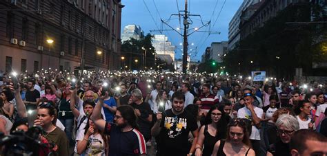 Esti Protest Srbija Protiv Nasilja Prsten Oko Zgrade Vlade Dat