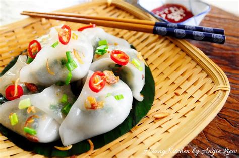 Ku Chai Kuih Steamed Chive Dumplings 蒸韭菜粿 Huang Kitchen