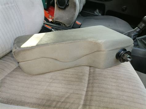 Подлокотник "Крокодил" — Audi 80 (B3), 1,8 л, 1988 года | стайлинг | DRIVE2