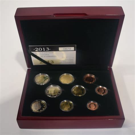 Coffret Collector 8 Pièces Euro 2013 2 Euros Commémorative Qualité