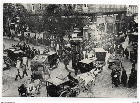 Transport urbain en surface PARIS Série ANNEES FOLLES Kiosque Signal