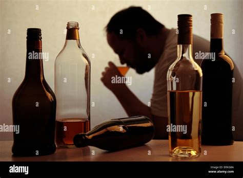 alcohol drinking problem Stock Photo - Alamy