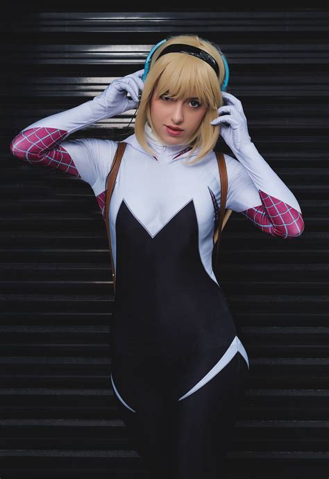 Pin em MARVEL Cosplay: Spider-Gwen (Gwen Stacy)