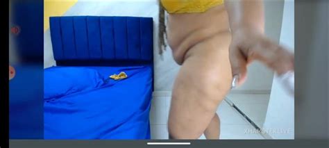 Latijnse Rijpe Vrouw Toont Grote Kont Olie Gele Lingerie Xhamster