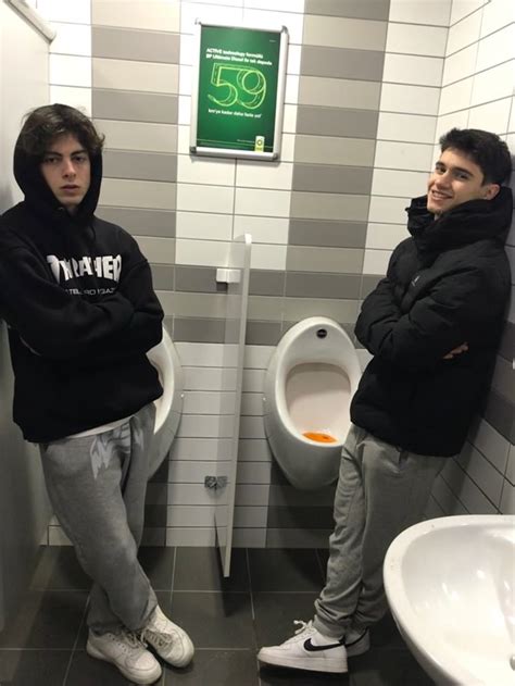 Adl Kullan C N N Panosundaki Pin Erkek Arkada Lar Gay Arkada Lar