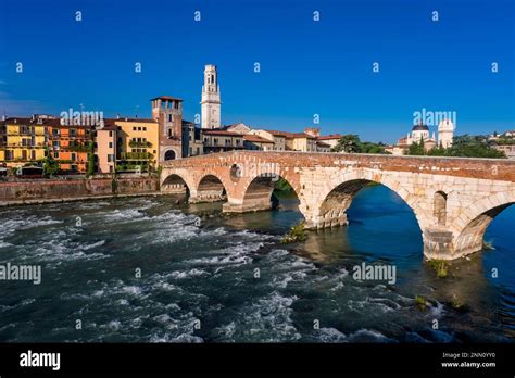 Ponte Pietra Verona Immagini E Fotografie Stock Ad Alta Risoluzione Alamy