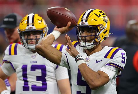 Jayden Daniels elbow, explained: What to know about viral photo of LSU