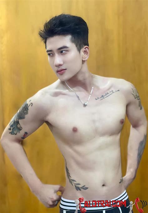 Hot boy xăm trổ body slim da trắng dáng ngon kỹ năng thiên top Alotrai