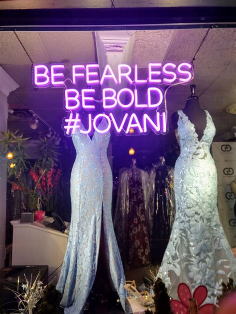 Seen at a Massachusetts dress shop : r/BravoRealHousewives