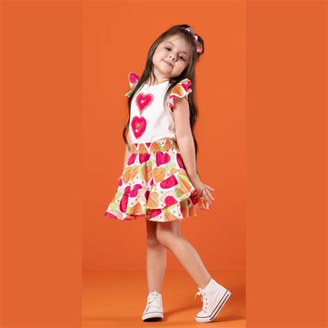Conjunto Infantil Saia E Blusa - CONJUNTO DE BLUSA E SAIA - CORAÇOES - Kukixo Moda Infantil