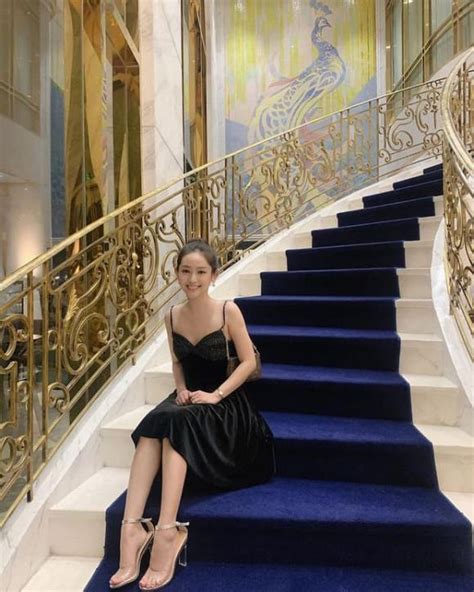 Hết bị soi vòng một hot girl Thúy Vi lại khiến fan lo lắng khi siết chặt chế độ ăn cân nặng