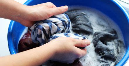 How To Hand Wash Clothes (EASY Beginner's Guide) - Expert Home Tips