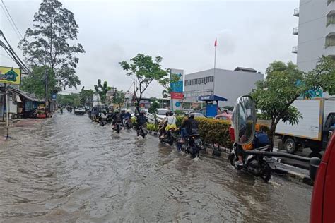 Foto Update Masih Ada Titik Banjir Di Kota Tangerang Hingga Sore Ini