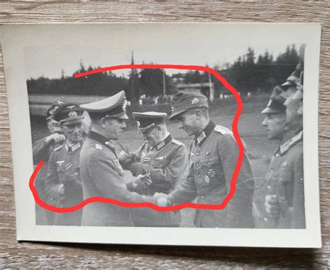 Orig Foto Wehrmacht Gebirgsjäger Auszeichnung durch General Orden