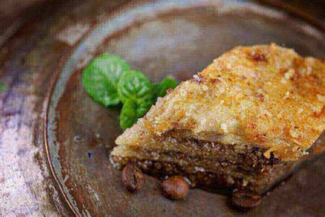 20 Popular Armenian Desserts And Sweets - Nomads Unveiled