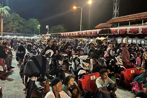 Pemudik Membludak Di Padangbai Armada Kapal Dan Trip Ditambah