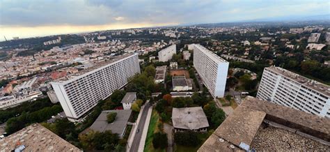 La Duch Re Lyon Salue Les Avec Les Habitants Et Les Anciens