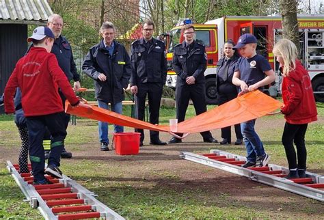 Kinderflamme Leistungsabzeichen Mit Jeder Menge Teamgeist