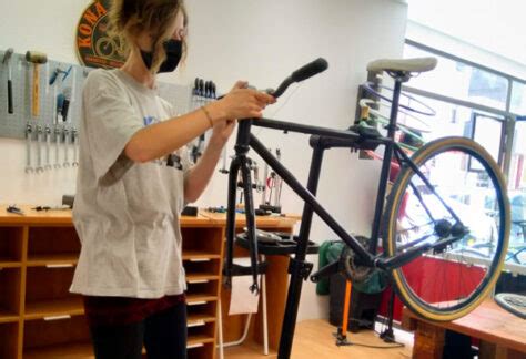 Taller de Autoreparación de Bicicletas CicloLab