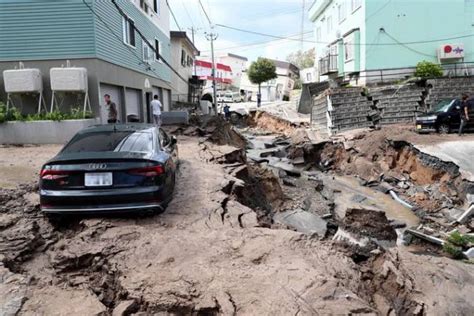 Giappone Forte Scossa Di Terremoto Di Magnitudo 6 7 Almeno 12