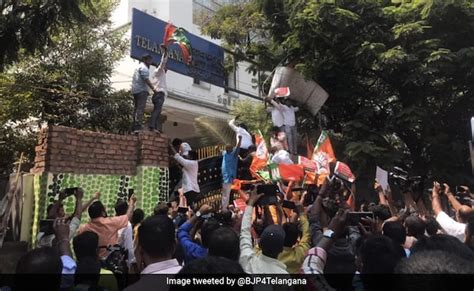 Bjp Youth Wings Big Hyderabad Protest After Job Exams Questions Leaked