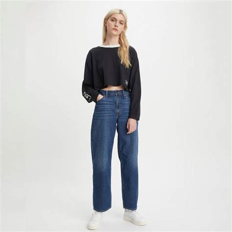 Graphic Long Sleeve Cropped Reese Sweater Black Levis® Hu