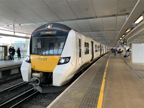 Blackfriars National Rail Station Thameslink Class 700 In 2020 National Rail Train Station