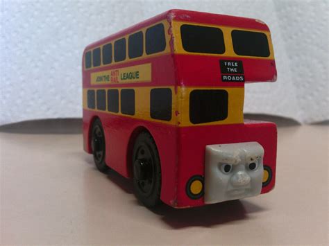 Tomica World Thomas The Tank Engine & Friends Railway Bulgy Bus Britt ...