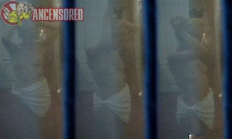 Naked Danielle Ouimet in Les lèvres rouges