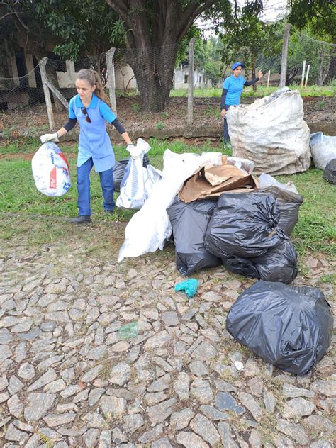 Mutirão contra dengue no Centro Industrial recolhe cerca de 2500 quilos