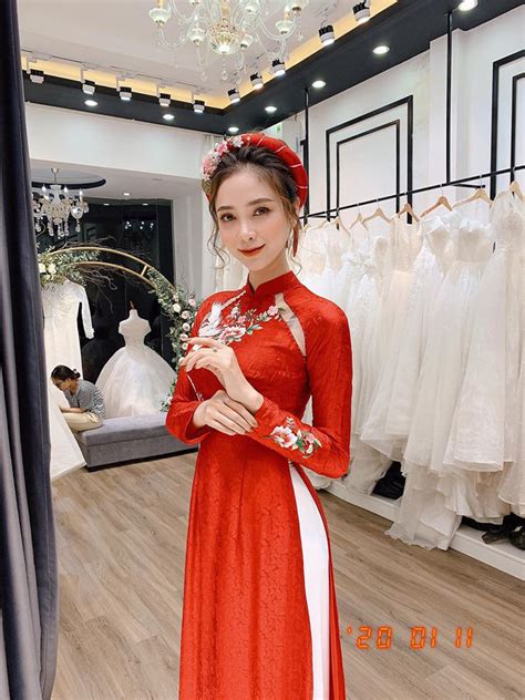 Hot girl tiếp sức mùa thi ở Nghệ An gây thương nhớ