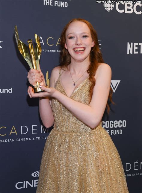 Amybeth Mcnulty Celebrity Posing Hot Babe Beautiful Sexy