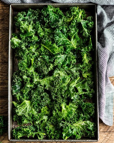 Crispy Baked Kale Chips - JoyFoodSunshine