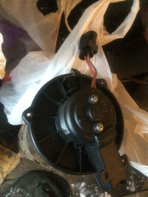 Замена моторчика печки — Audi A6 (C5), 2,8 л, 1998 года | своими руками ...