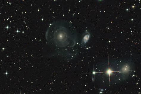 Астронет > Галактика NGC 474: космический блендер
