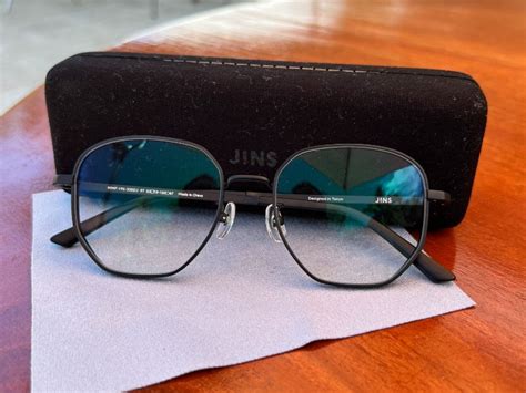 Review of JINS Switch Glasses with Magnetic Sunglasses - Bespoke Unit